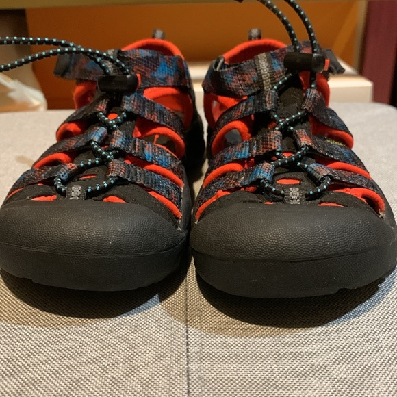 Keen Sandal Size 12 - Picture 2 of 5